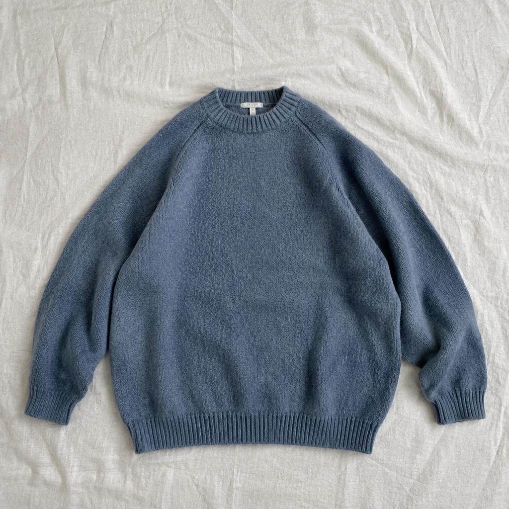 Mosgrøn Vid Raglan — strikkeopskrift på sweater i dk-garn, raglan