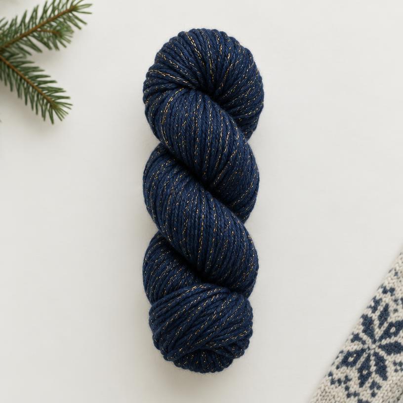 Kystgarn Nat Glimmer — merino · lurex glimmer garn i fingering (tynd) til strikkeopskrifter